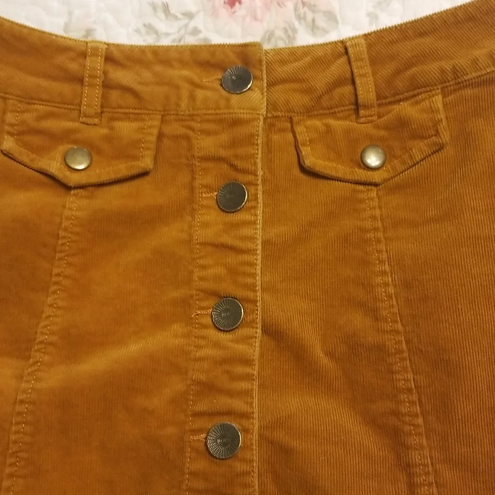 Forever 21 mustard corduroy skirt - Picture 2 of 8